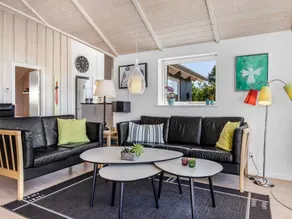 Holiday home with barbeque, garden & sauna - Image 4
