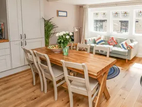 Cottage with garden - Image 3