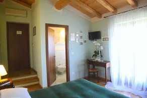 Agriturismo CorteZenati: Camera doppia Azzurra 1 - Image 5