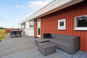 Holiday home with sauna & terrace - Image 4