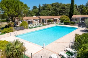 Rental With Terrace In Provence N18 - Image 3