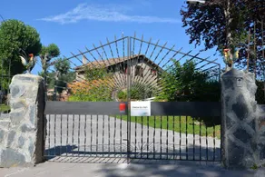 Child-friendly farm with terrace, barbecue & private pool | Nature view | Pets allowed - Image 2