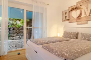 Holiday apartment with terrace | Garden view - Image 5