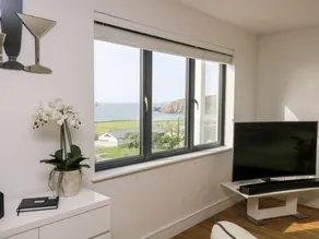 Family-oriented cottage | Beach nearby - Image 4