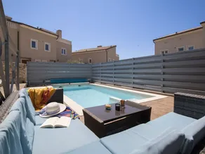 Ferienhaus mit privatem Pool, Terrasse und Garten - Image 3