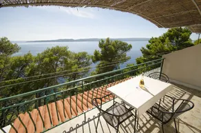 Apartments Mira Beachfront Bliss - Image 2
