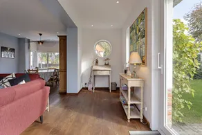 Child-friendly villa with terrace & garden - Image 5
