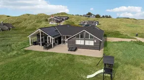 Lovely house with terrace, barbecue & pool | Pets allowed - Image 2