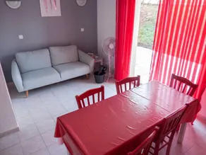 Charming house in Salavas with a pool and garden - Image 4