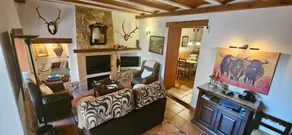 Holiday home with terrace, pool & barbecue - Image 3