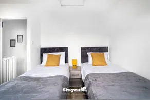 Fully equipped holiday home with garden - Image 3