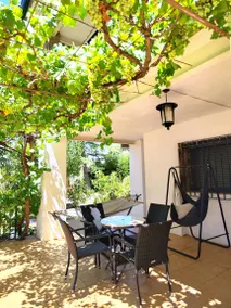 Kinderfreundliche wunderschöne Ferienwohnung mit Terrasse, Garten und privatem Pool | Naturblick | Perfekt für die Arbeit von Zuhause | Hunde erlaubt - Image 4