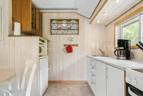 Holiday home with terrace - Image 5