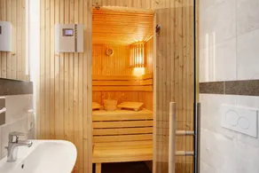 Holiday Home "Bergchalet 20" with Sauna, Lake View and Private Terrace - Image 2