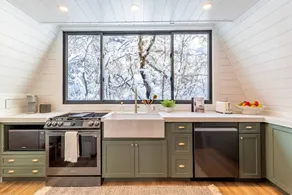 Lovely Secluded A-frame with Hot-tub in Sundance, Utah - Image 3