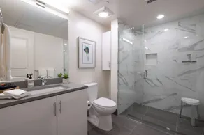 Work Here King Bed Walk Downtown in-unit W/D - Image 3