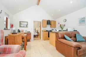 Family-oriented nice cottage with hot tub, garden & barbecue | Beach view | Dogs allowed - Image 3