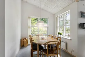 Holiday home with barbeque & terrace | Sea view - Image 3