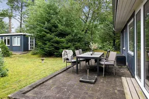 Holiday home with barbeque & terrace - Image 3