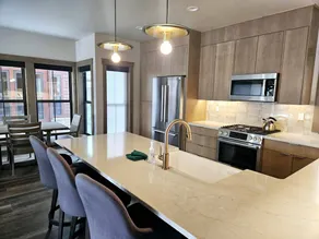 Flat with terrace & private pool - Image 2