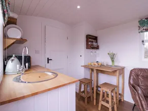 Cottage with garden - Image 5