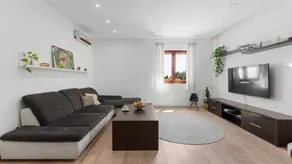 Voll ausgestattete Villa mit Terrasse, Garten und privatem Pool | Haustiere sind willkommen - Image 4