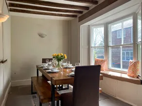 Cottage adapté aux familles avec jardin, barbecue et terrasse - Image 4