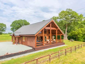 Cottage with barbecue, terrace & garden - Image 2