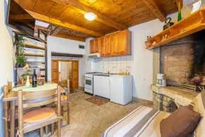 Holiday apartment with terrace - Image 5