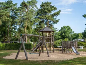 Children-friendly beautiful bungalow with heated pool, terrace & garden - Image 3