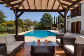 Villa apta para familias con jardín, barbacoa y piscina privada - Image 2