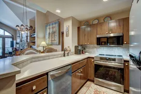 Condo with heated pool & hot tub | Next to the ski - Image 2