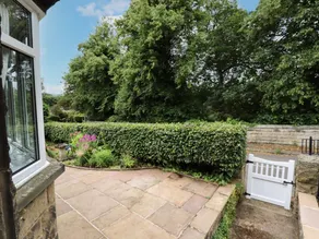 Cottage with garden & terrace - Image 3