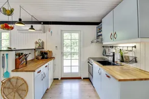Holiday home with terrace - Image 4