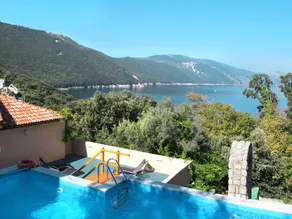 Fully equipped house with BBQ, garden & private pool | Sea view | Pet-friendly - Image 3