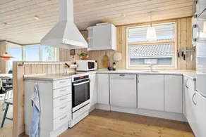 Family-oriented charming house with terrace & barbecue | Sea view - Image 4