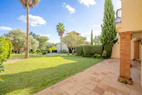 Villa avec sauna, jardin et piscine | Vue piscine - Image 3