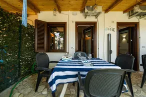 Charmant studio convivial et familial avec jardin, terrasse et barbecue | Vue jardin | Plage à proximité - Image 3