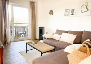 Moderne Ferienwohnung mit Balkon, Kaminofen und Privatparkplatz in Lemkenhafen - Image 3
