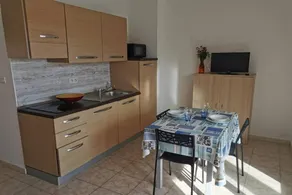 Holiday apartment with pool & terrace - Image 4