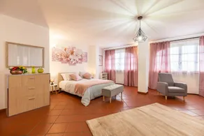 Apartment with terrace & garden | Garden view - Image 3