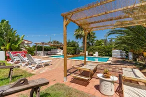 House with terrace, garden & BBQ | Garden view - Image 4