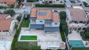Apartment with terrace, garden & barbeque - Image 2
