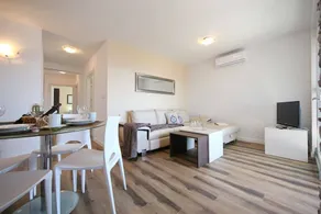 Holiday apartment with garden & barbecue | Sea view - Image 5