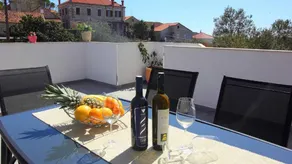 Fully equipped apartment with terrace - Image 3