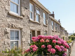 Children-friendly beautiful cottage with garden & terrace | Beach view | Pet-friendly - Image 3