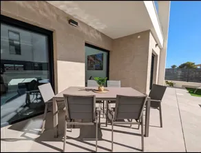 Fully equipped lovely holiday home with private pool & terrace - Image 3