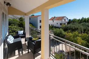 Flat with barbecue & garden | Sea view - Image 4