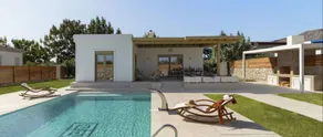 Family-friendly nice villa with garden, terrace & private pool - Image 3
