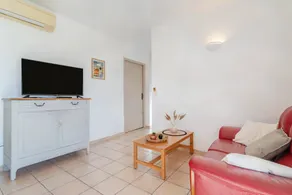 Holiday home with terrace, pool & garden - Image 5
